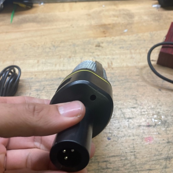 Recording microphone with volume  and cord 
New - Picture 3 of 6